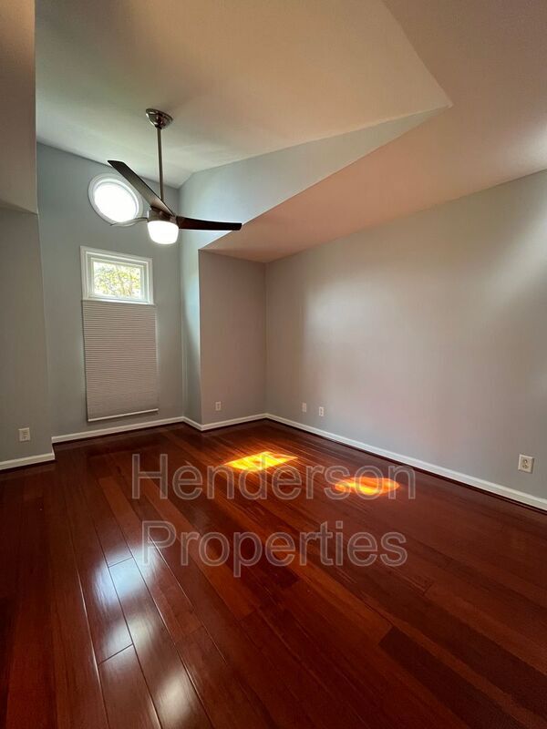 Photo - 1109 E Morehead St Unit 15