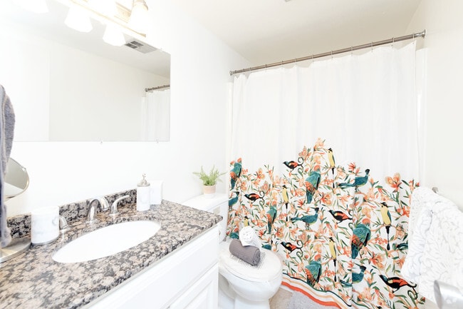 Baño de Jefferson - Fairfax Village