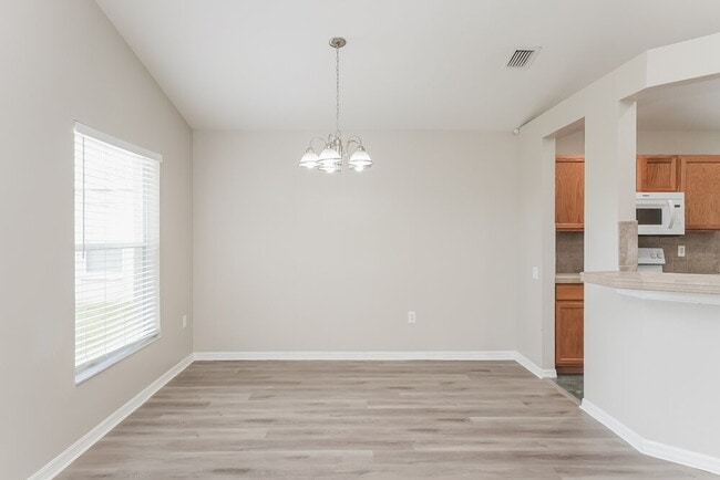 Photo - 926 Summer Breeze Dr