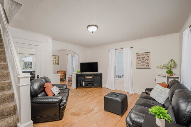Photo - 839 E Franklin St Apartamento Unidad ID1061619P