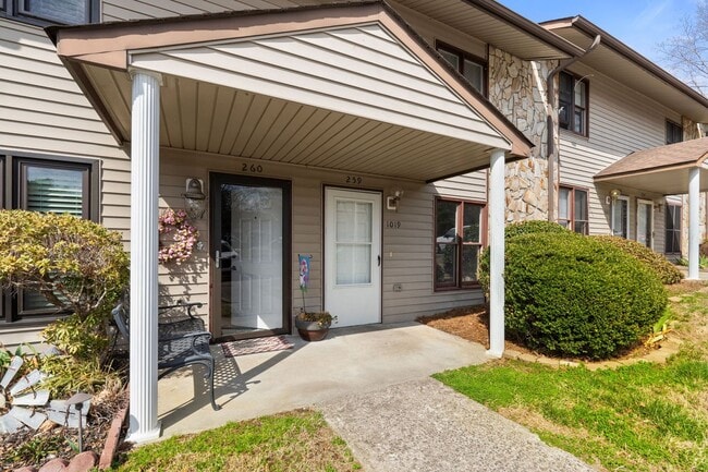 Photo - Updated 2-bedroom, 1.5-bath townhome in Winston-Salem