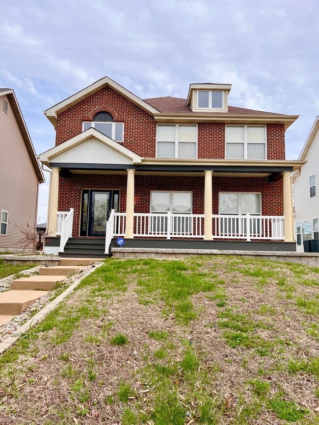 Photo - 6 Bed 4 Bath in West End