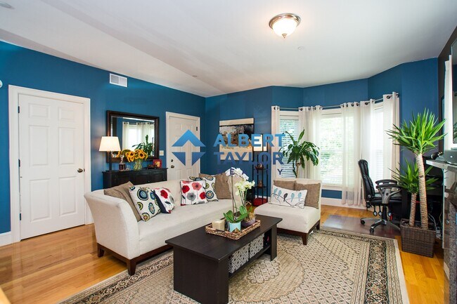 Photo - 111 Pleasant St Unit 2