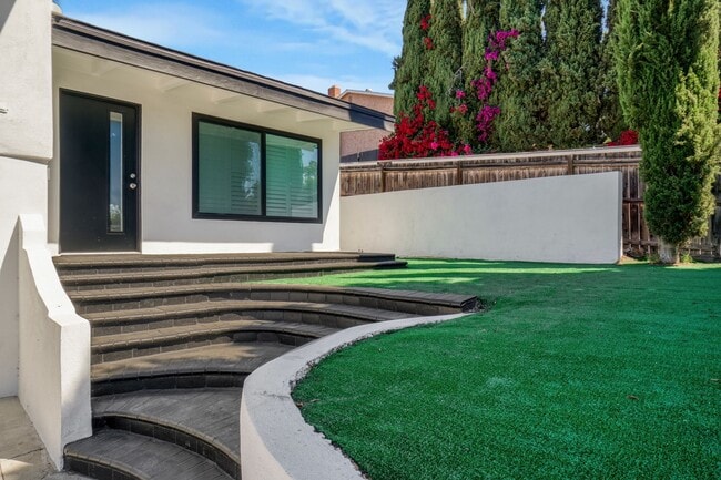 Photo - Updated three bed two bath house in Thousand Oaks with attached garage