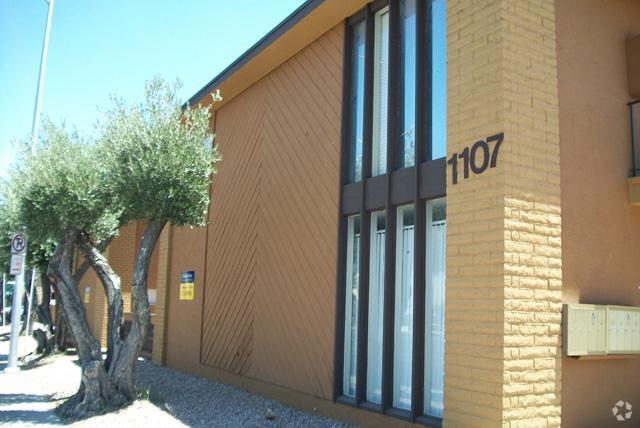 Desert Inn Apartments