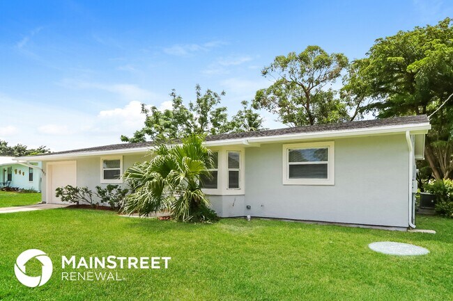 Photo - 890 SW Dalton Ave