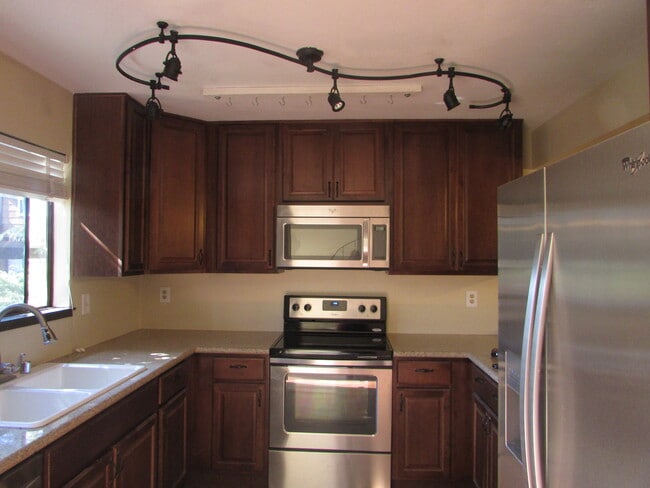 Photo - 1460 Parkway Dr