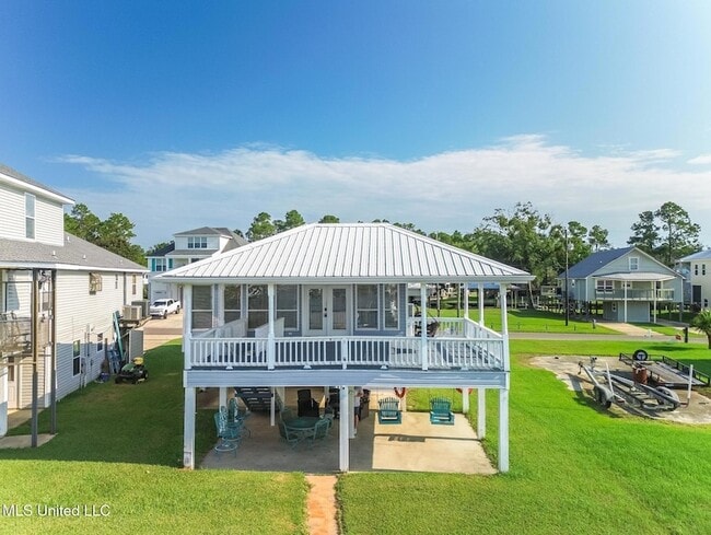 Building Photo - 6293 Pontiac Dr