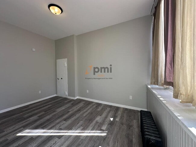 Photo - 509 E Commercial Ave Unit Apt 5