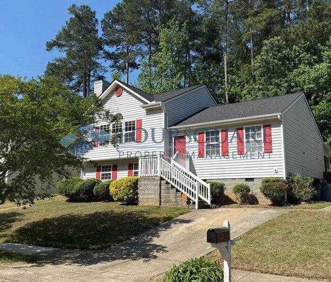 Building Photo - Spacious 4-Bed / 3-Bath Single-Family Home with Sunroom, Fenced Yard. Convenient to Southeast Ral...