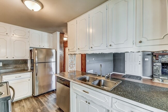 Photo - 1008 Minor Dr