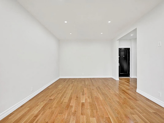 Photo - 7101 Shore Rd