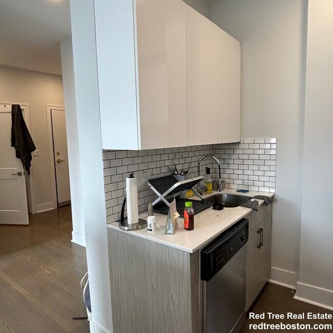 Photo - 31 Queensberry St Unit 11