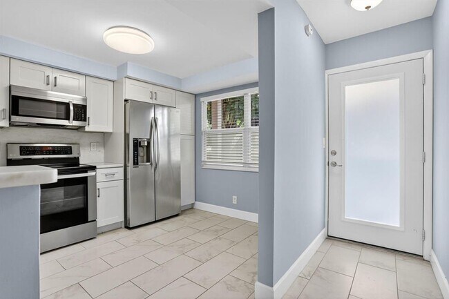 Photo - 2003 Granada Dr Unit F1