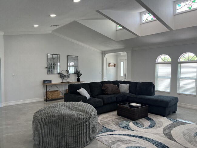 Photo - "3-Bedroom Furnished Retreat in the Gulf C...