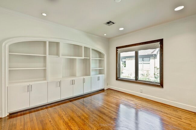 Photo - 3028 Georgetown St