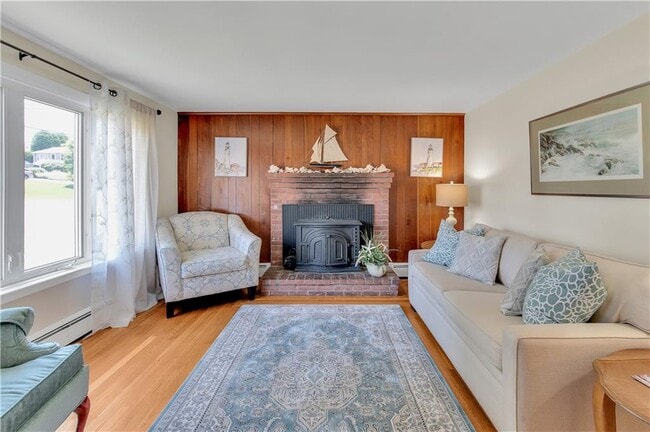85 Treasure Rd