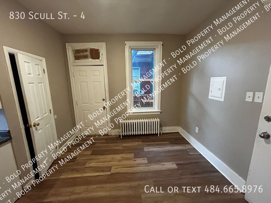 Photo - 830 Scull St Unit 4