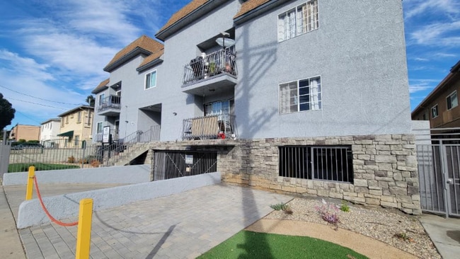 Photo - 13347 Victory Blvd Unidad 201
