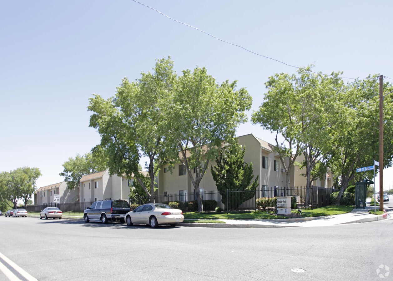 Photo - Palmdale Park Apartments