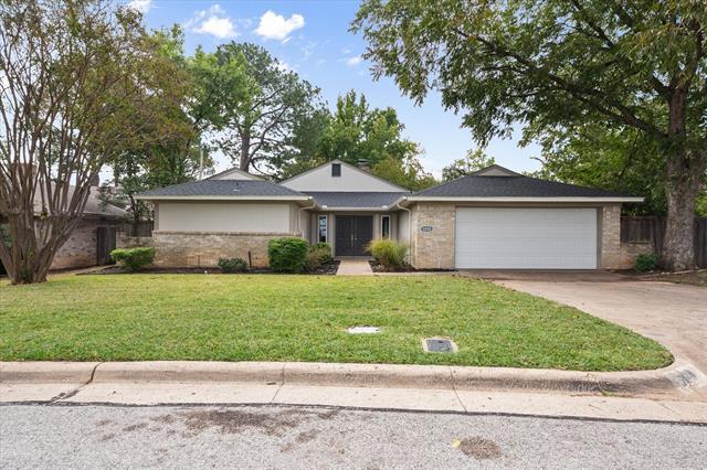 Building Photo - 5806 Village Glen Trail