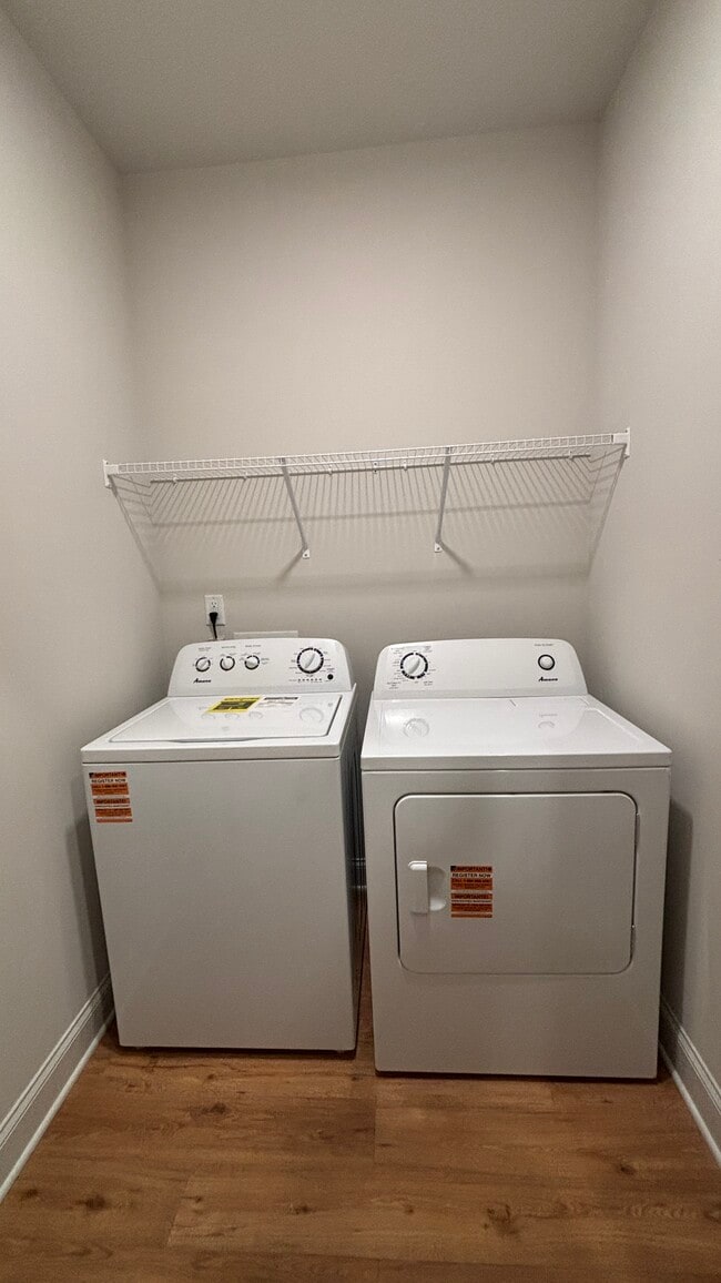 Photo - 4817 Victoria Ave