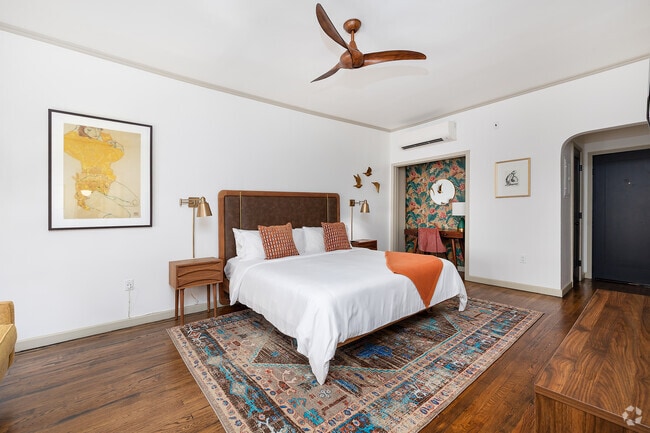 Studio - 513SF - Bedroom