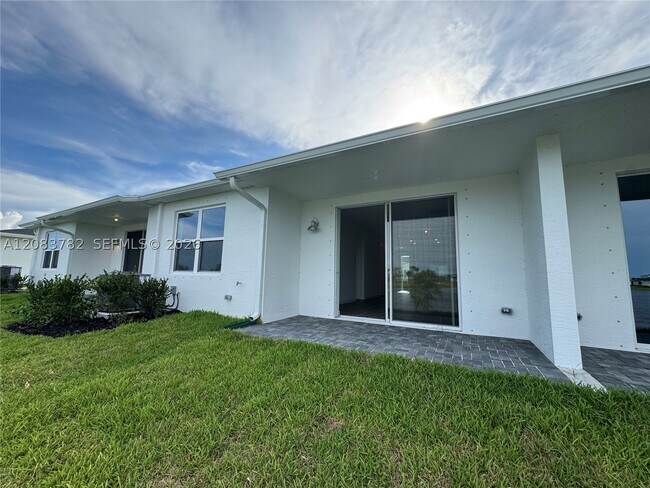 Photo - 3550 Spanish Cedar Pl