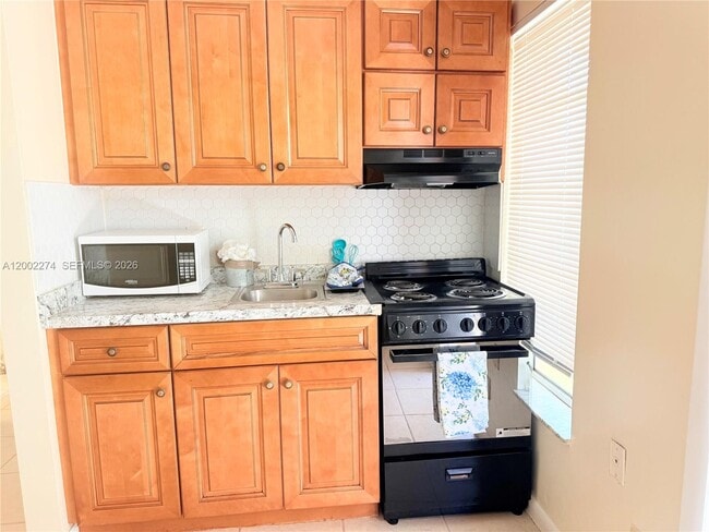 Photo - 10620 Sunset Strip