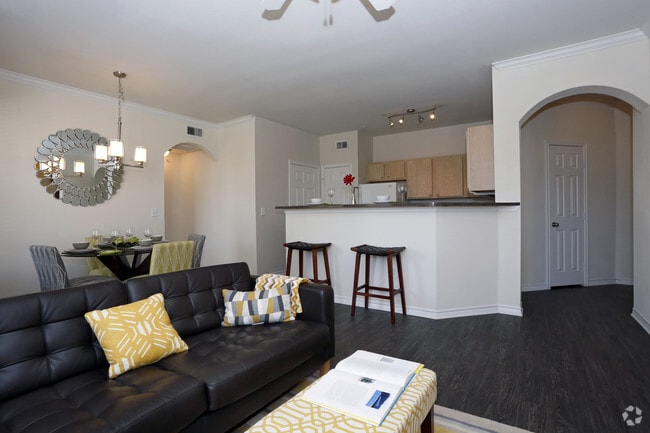 1015 ft²_Dos habitaciones_Sala de estar - WILDFLOWER VILLAS