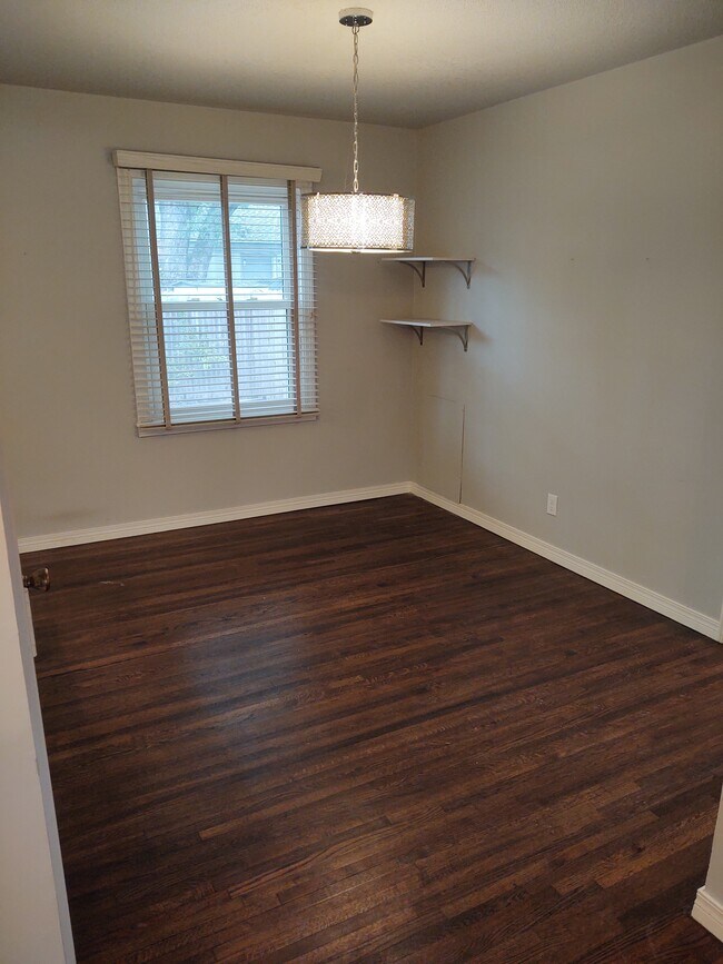 Photo - 1324 E 38th Pl