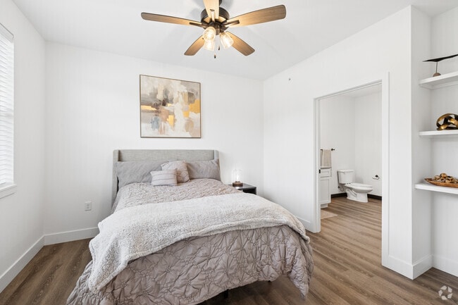 2BR, 2BA - 1,040SF - Primary Bedroom