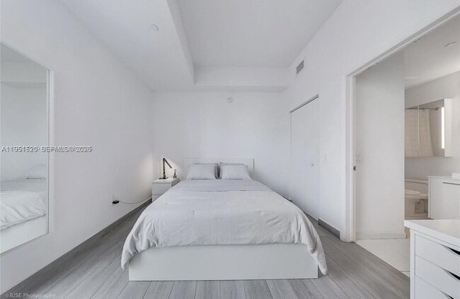 Photo - 151 SE 1st St Unidad 1706