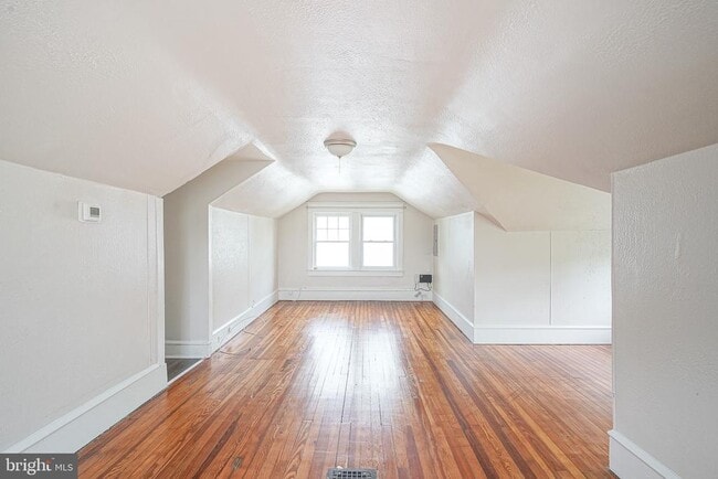 Building Photo - 316 9TH Ave