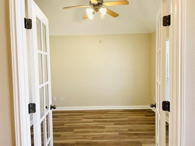 Photo - 3717 Fossilwood Way