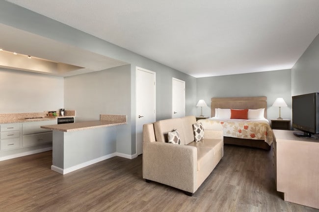 Photo - Siegel Select Toledo/Holland