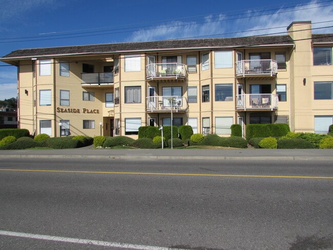 Building Photo - 2815 Departure Bay Rd