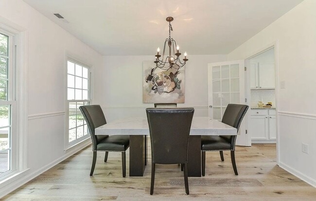 Photo - 5610 Vandora Dr