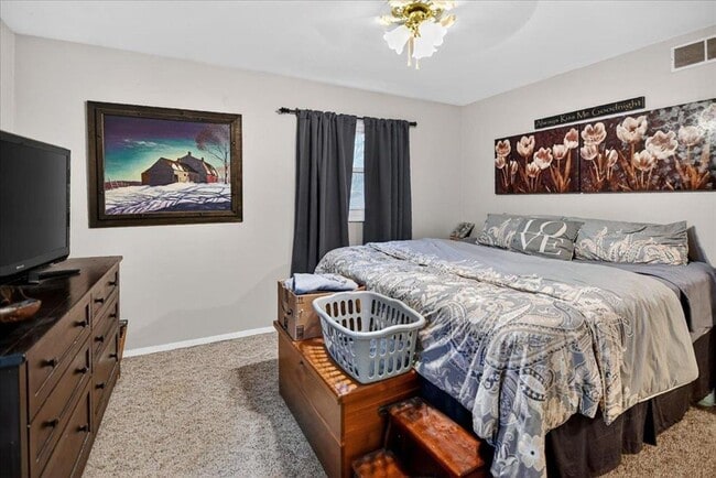 5216-5218 Shorecrest Dr