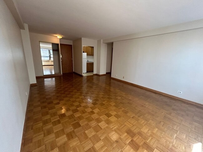 Photo - 4180 N Marine Dr Unit 310