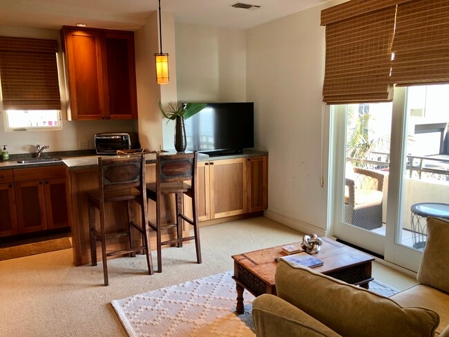 Photo - 3400 The Strand Unidad A