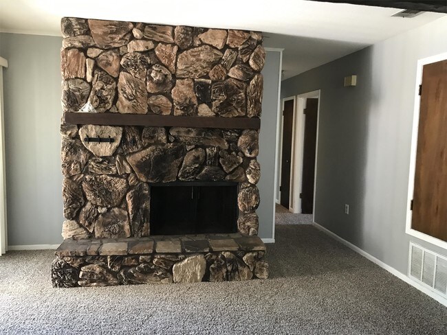 Photo - 614 Mountain Dr