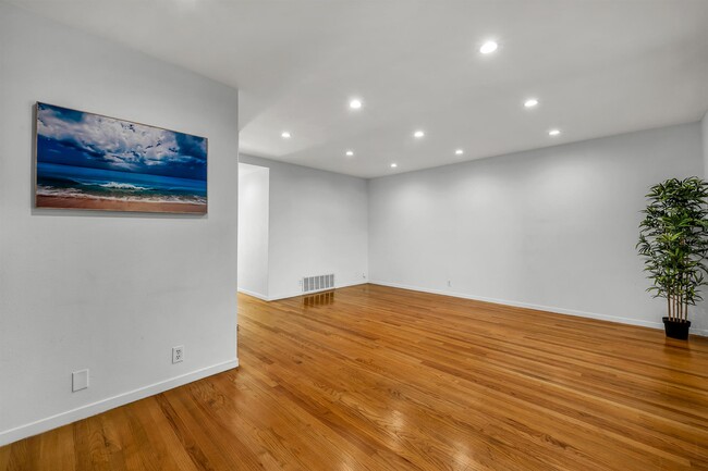 Photo - 246 Green Heath Pl