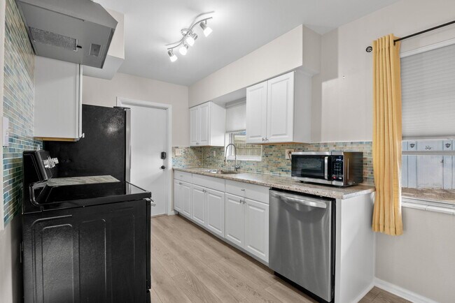 Photo - 5600 33rd Ave N