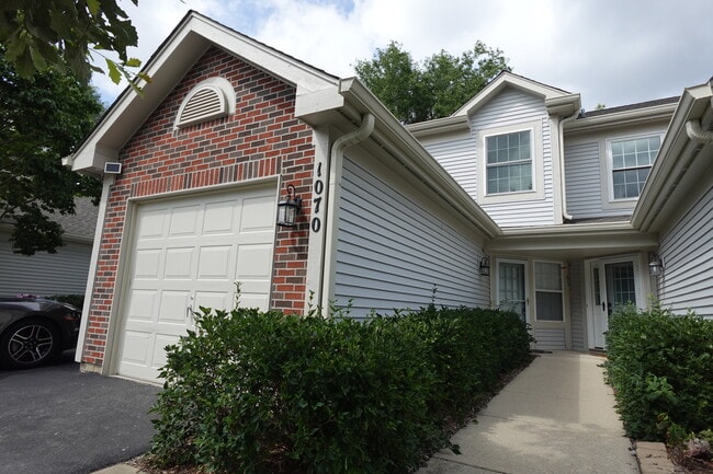 Photo - 1070 Woodhill Ct Townhome