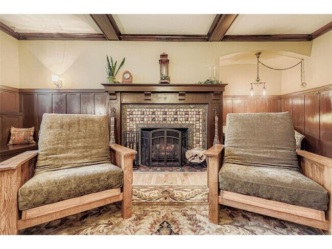 Photo - 2219 Pillsbury Ave