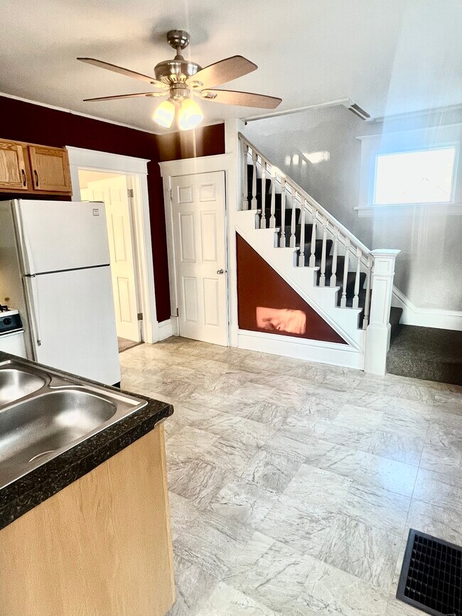 Kitchen off rear entry - 808 Washington Memorial Dr