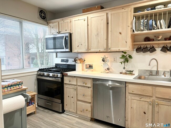 Photo - 208 Flax Hill Rd Unit APT 12