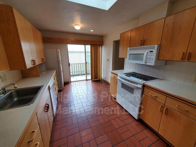 Photo - 1125 NE Indiana St