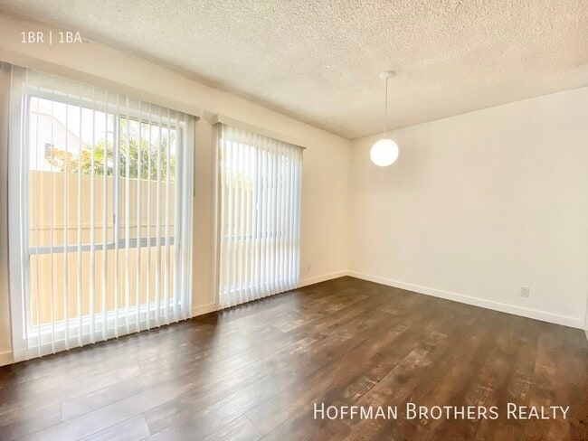 Photo - 919 N Alfred St Unit 105